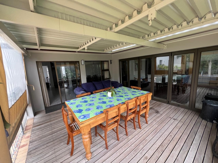 To Let 5 Bedroom Property for Rent in Table View Western Cape